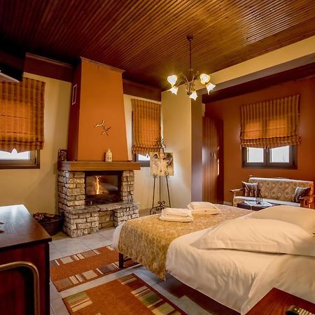 Kynthia Guesthouse 尼奥楚里翁 外观 照片