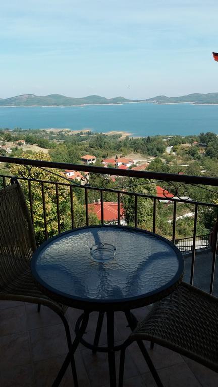 Kynthia Guesthouse 尼奥楚里翁 外观 照片